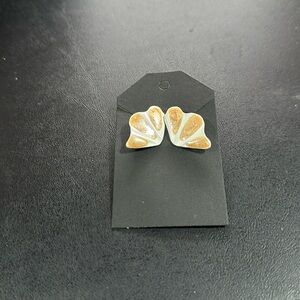 White & Gold Fan Seashell Earrings